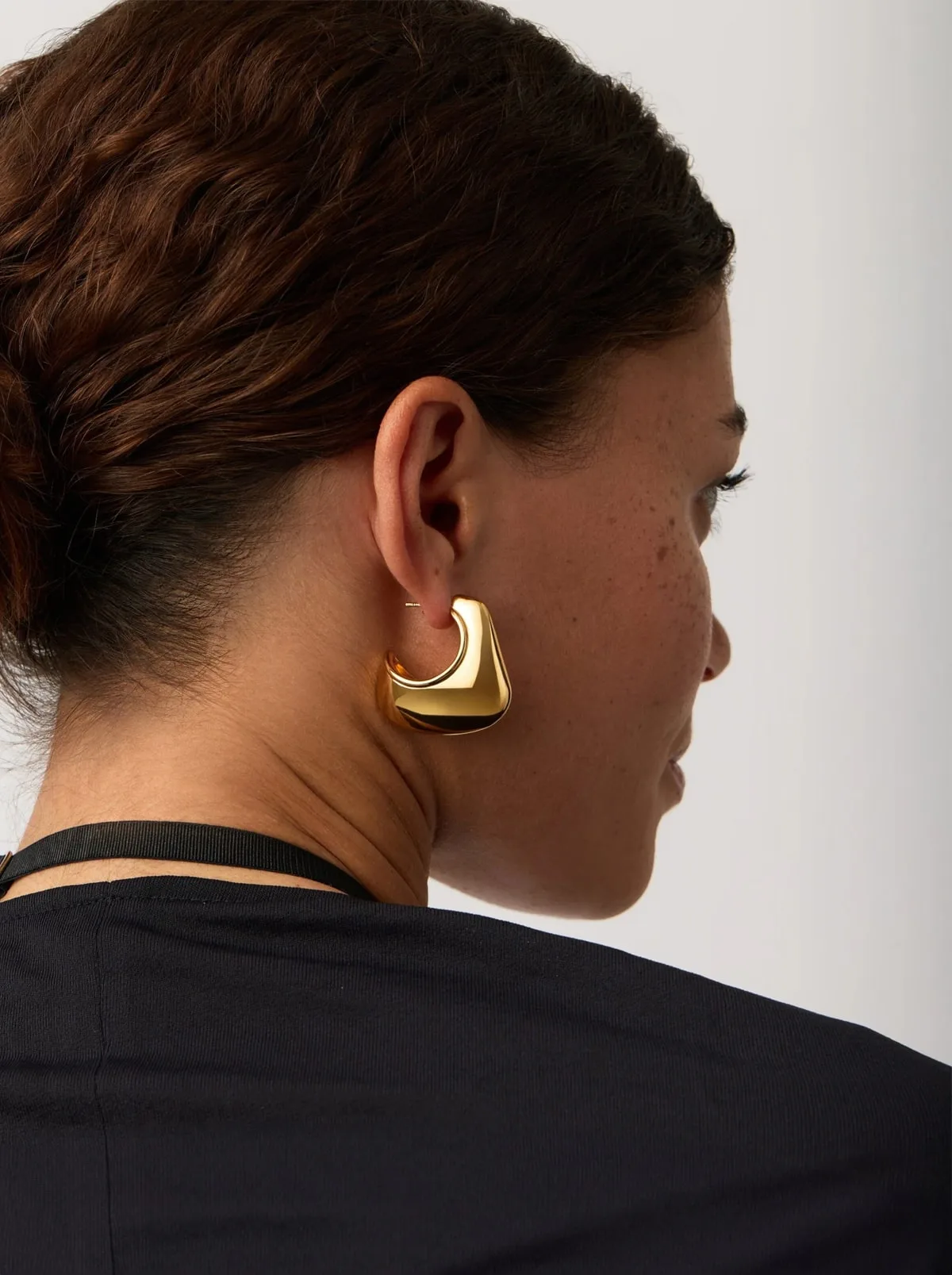 Anti-Tarnish Sliver Heart Hoop Earrings - Image 2